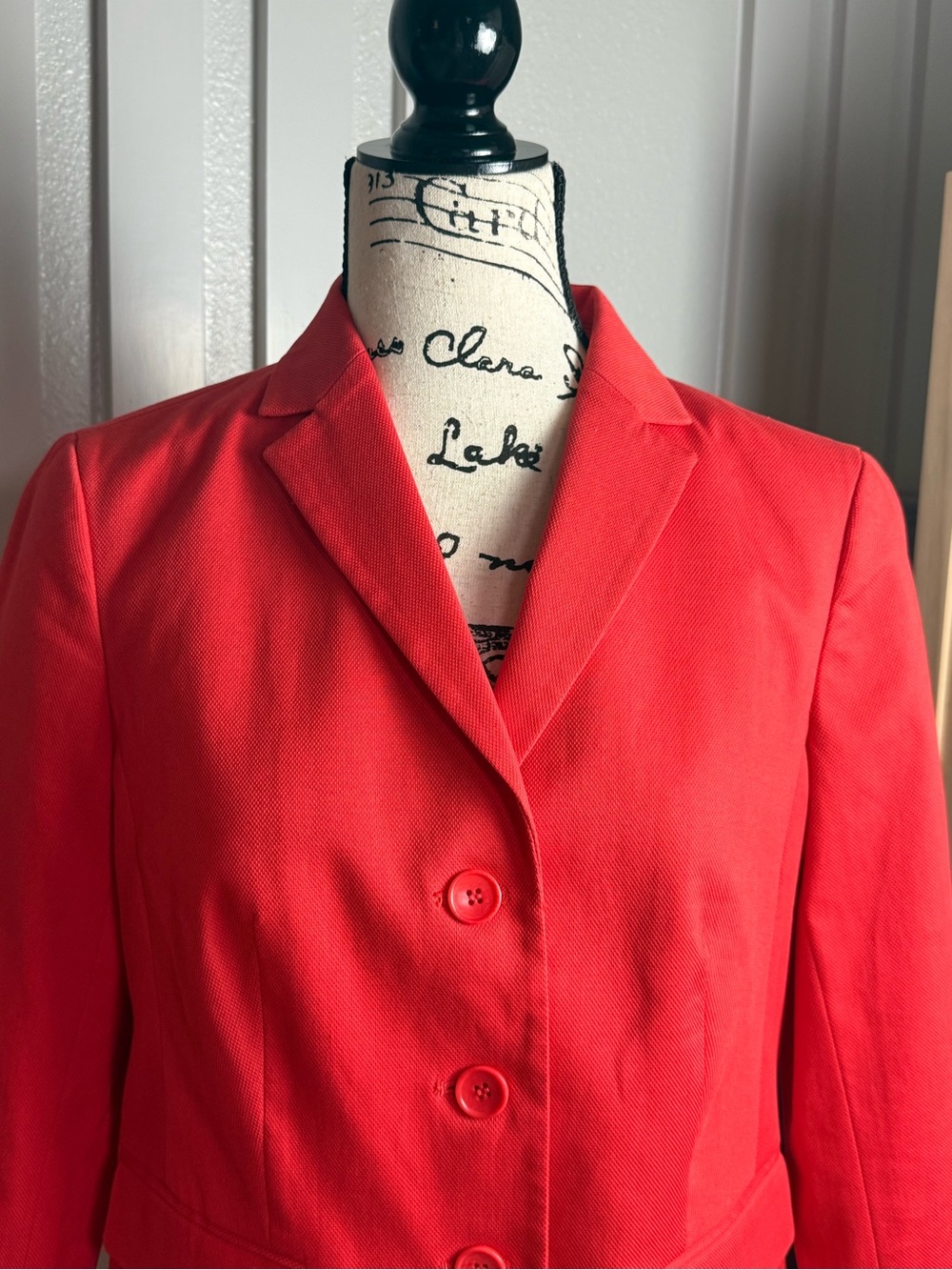Talbots Red Blazer Size 6 NWOT Cropped Jacket Structured Career Chic Tailored - Picture 3 of 12